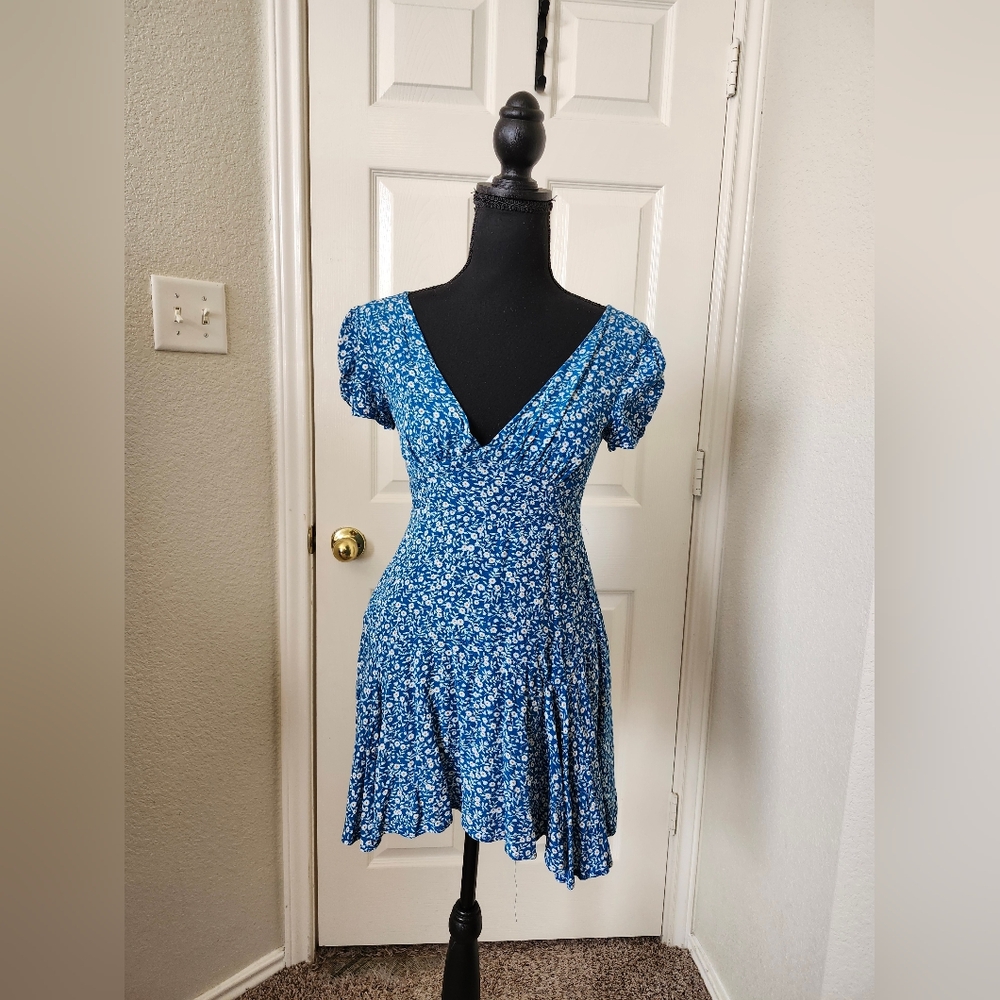 Princess Polly Ditsy Blue Floral Mini Dress - Picture 2 of 12